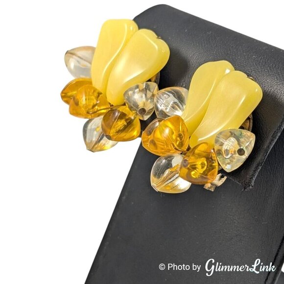 Vintage 50's Western Germany Yellow Beaded Cluster Gold Tone Clip On Earrings - Picture 4 of 11